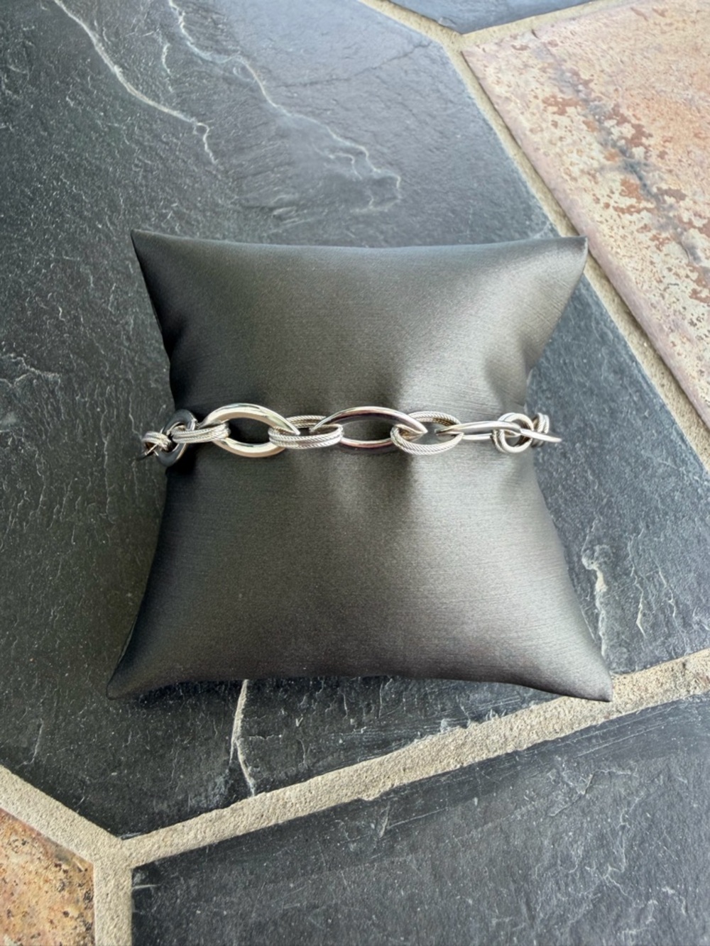 14kt White Gold Marquise link Chain Bracelet 6.75” long